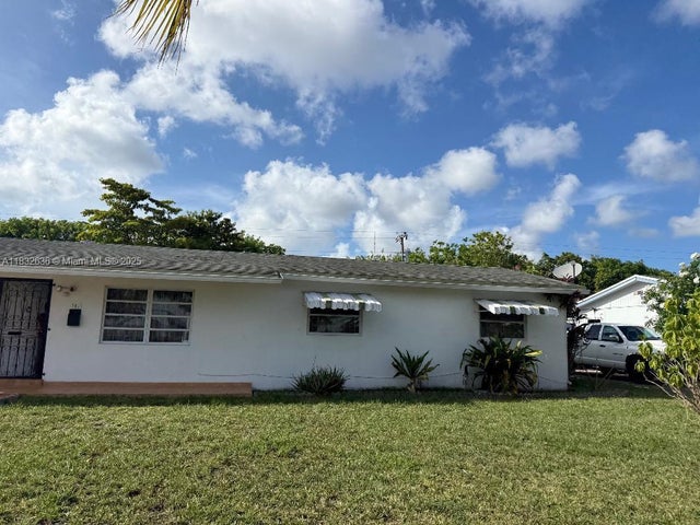4 of 24 - 141 Ne 209th St, Miami Gardens, FL