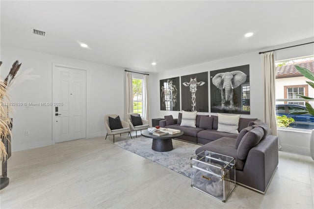 4 of 37 - 9037 Sw 170th Pl, Miami, FL