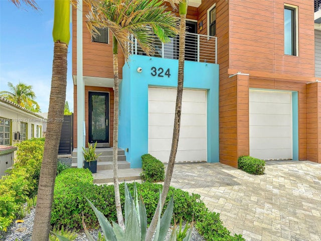2 of 48 - 324 Balboa St, Hollywood, FL