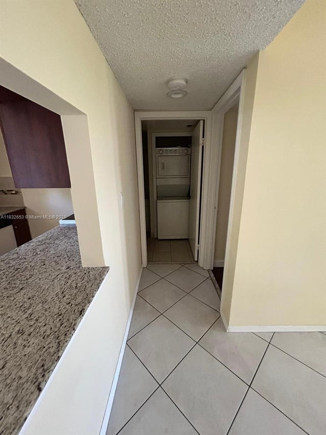 3 of 9 - 189 Lakeview Dr 103, Weston, FL