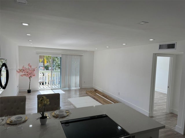 4 of 19 - 15201 Ne 6th Ave C210, Miami, FL