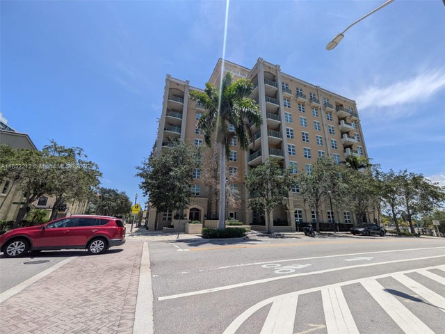 2 of 23 - 403 S Sapodilla Ave 803, West Palm Beach, FL