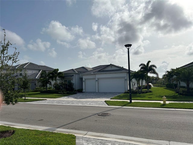 1 of 12 - 10904 Stellar Cir, Palm Beach Gardens, FL