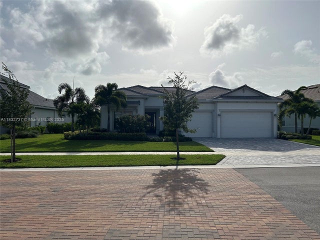 2 of 12 - 10904 Stellar Cir, Palm Beach Gardens, FL