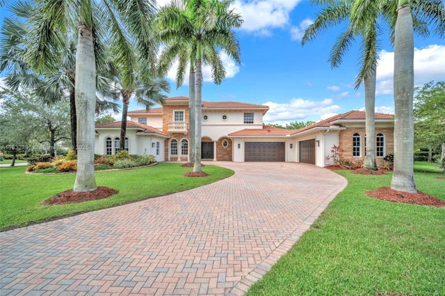 1 of 40 - 3200 Lake Ridge Lane, Weston, FL