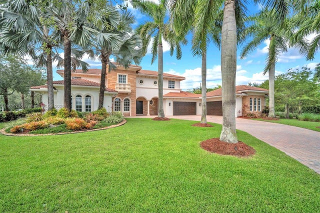 2 of 40 - 3200 Lake Ridge Lane, Weston, FL
