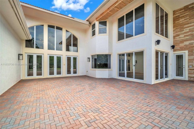 5 of 40 - 3200 Lake Ridge Lane, Weston, FL