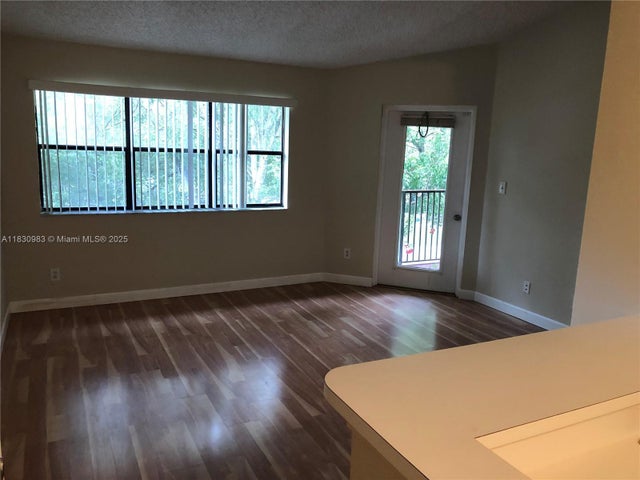 2 of 6 - 620 S Park Rd 33-2, Hollywood, FL