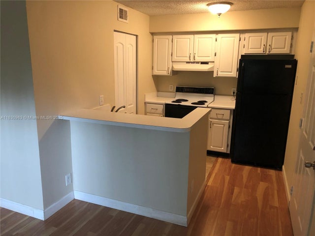 3 of 6 - 620 S Park Rd 33-2, Hollywood, FL