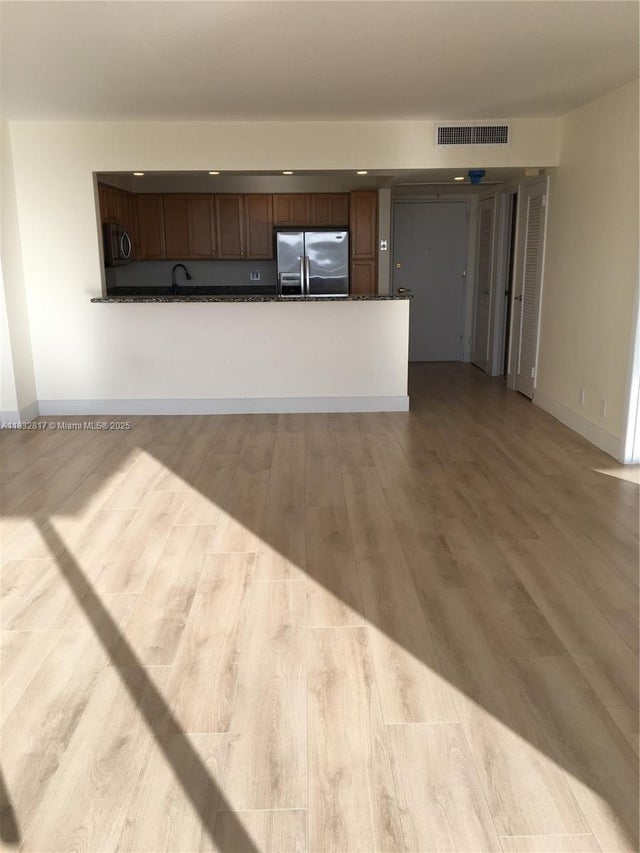 5 of 29 - 5700 Collins Ave 6j, Miami Beach, FL