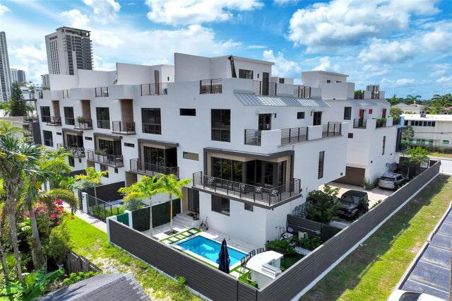 1 of 24 - 820 Ne 2nd St, Fort Lauderdale, FL