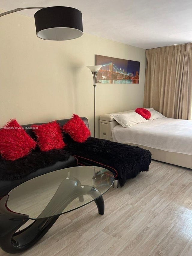 3 of 8 - 19201 Collins Ave 717, Sunny Isles Beach, FL