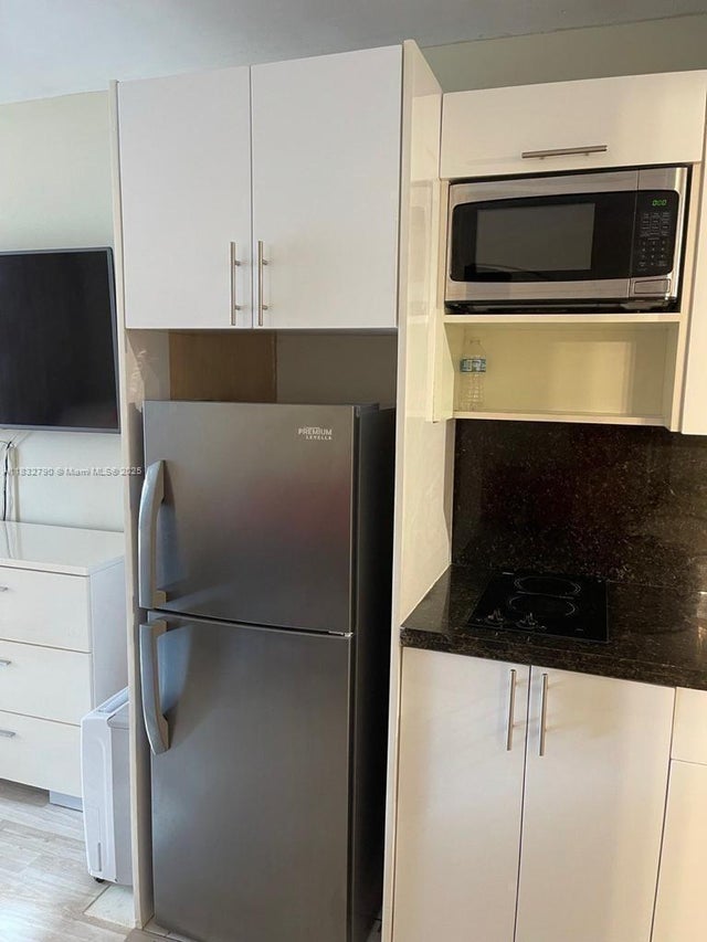 4 of 8 - 19201 Collins Ave 717, Sunny Isles Beach, FL