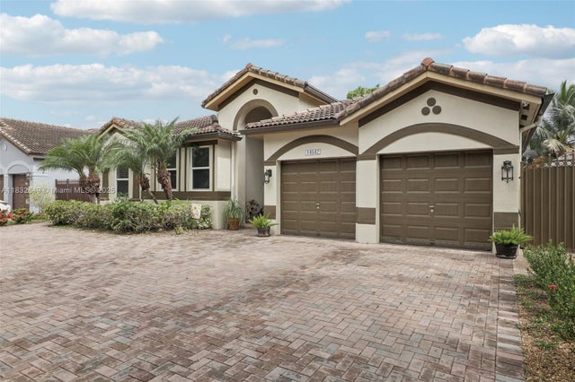 4 of 48 - 14842 Sw 22nd Ter, Miami, FL