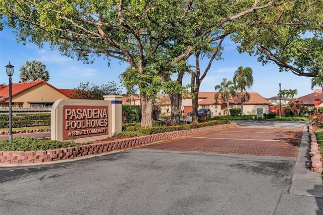 1 of 43 - 631 Sw 113th Ave, Pembroke Pines, FL