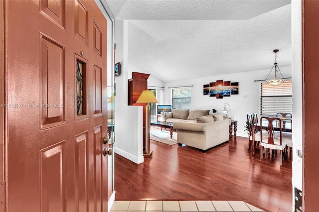 5 of 43 - 631 Sw 113th Ave, Pembroke Pines, FL