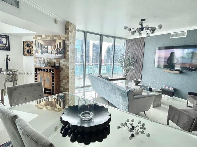 1 of 20 - 350 S Miami Ave 3602, Miami, FL