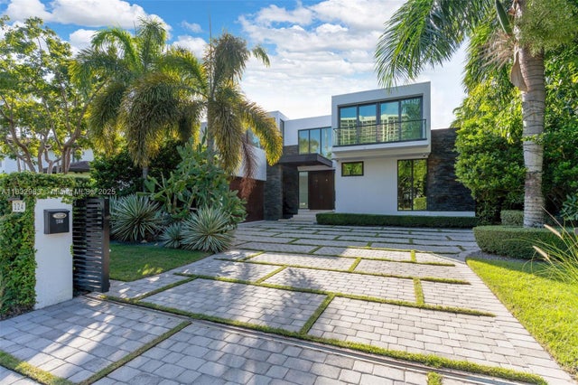 1 of 56 - 124 Park Dr, Bal Harbour, FL