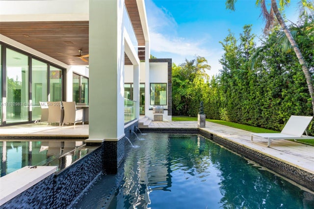 3 of 56 - 124 Park Dr, Bal Harbour, FL