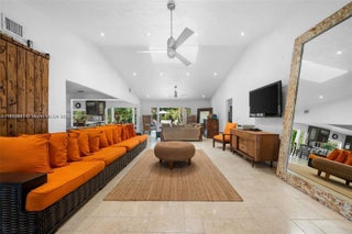 Photo of Listing #A11832949