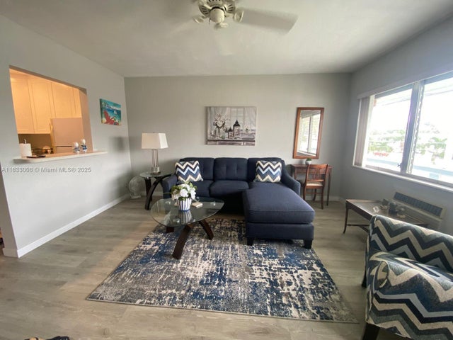 5 of 17 - 851 Atlantic Shores Blvd 225, Hallandale Beach, FL