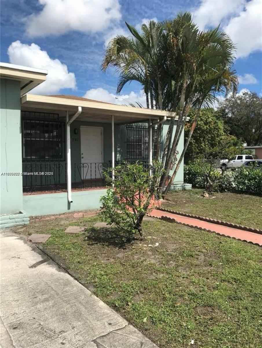 791 E 22nd St, Hialeah
