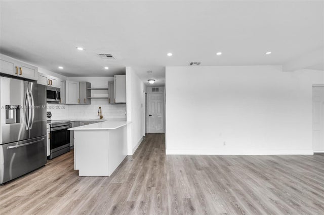 3 of 28 - 6117 Nw 9th St, Margate, FL