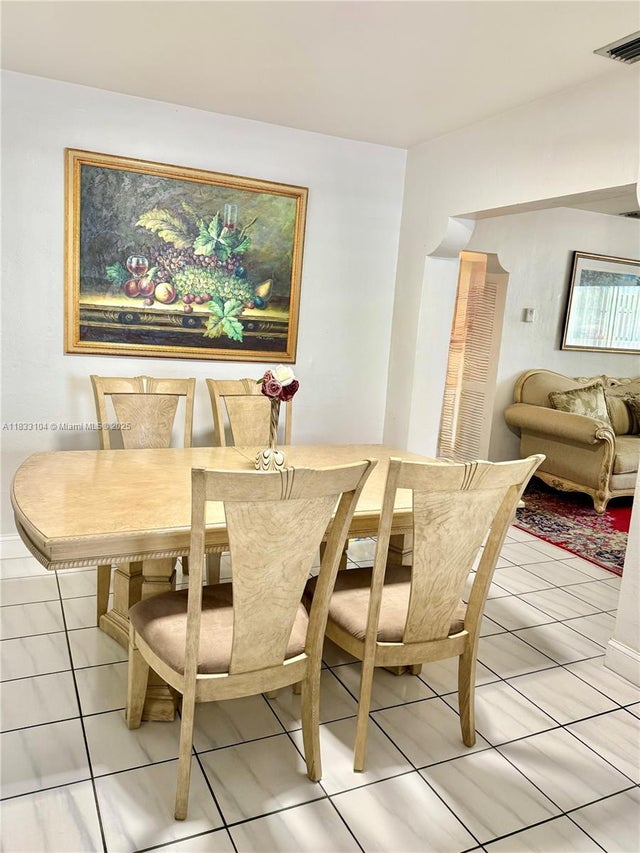 4 of 14 - 2145 Sw 26th St, Miami, FL