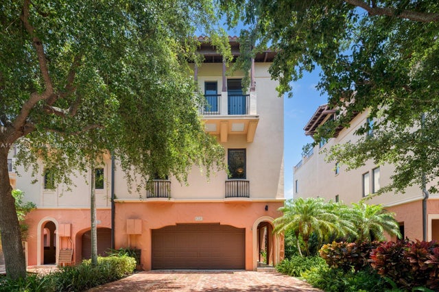 6226 Paradise Point Dr, Palmetto Bay