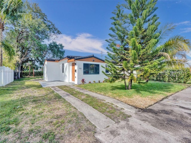 1 of 25 - 905 Sw 22nd St, Fort Lauderdale, FL