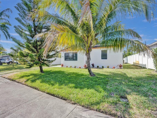 2 of 25 - 905 Sw 22nd St, Fort Lauderdale, FL