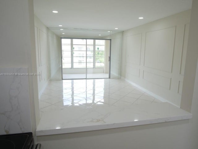 3 of 23 - 8891 Sunrise Lakes Blvd 308, Sunrise, FL