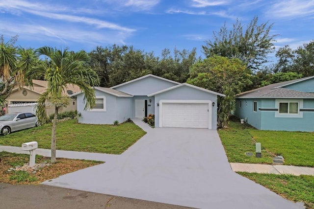 2 of 20 - 2444 Raleigh St, Hollywood, FL