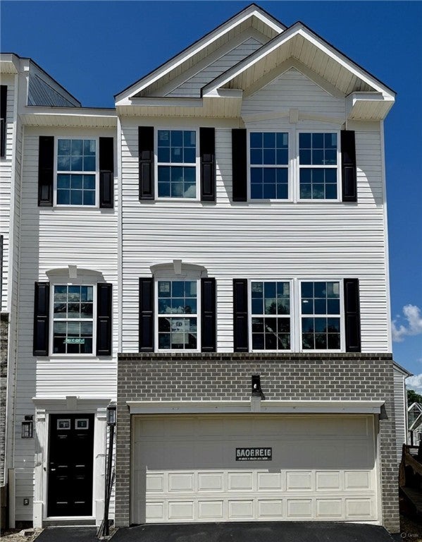 179 Lockheed Drive, Moon/Crescent