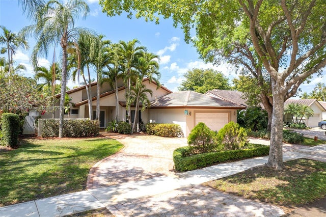 2 of 30 - 14460 Glencairn Rd, Miami Lakes, FL