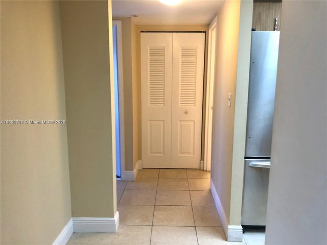 5 of 10 - 5995 Washington St 233, Hollywood, FL