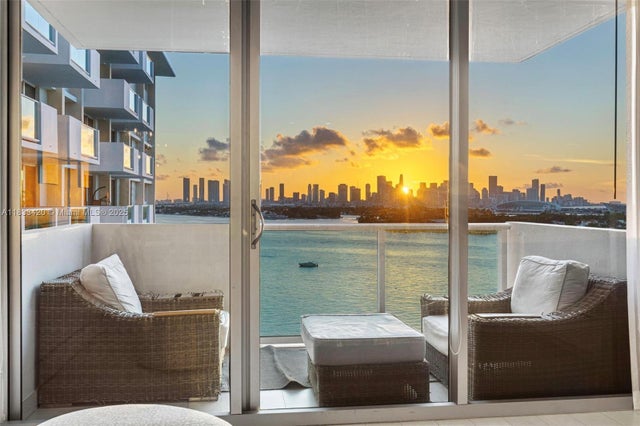 1 of 21 - 1000 West Ave 520, Miami Beach, FL