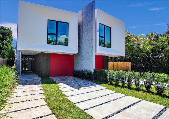 1 of 27 - 3645 Sw 1st Ave, Miami, FL