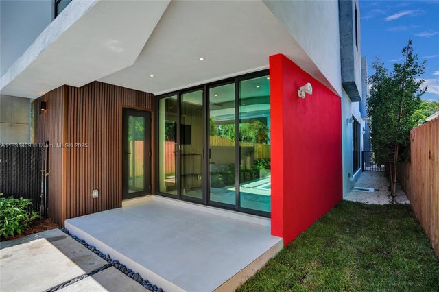 2 of 27 - 3645 Sw 1st Ave, Miami, FL
