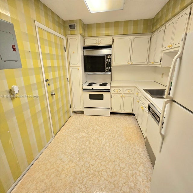 3 of 34 - 5 Island Ave 5a, Miami Beach, FL