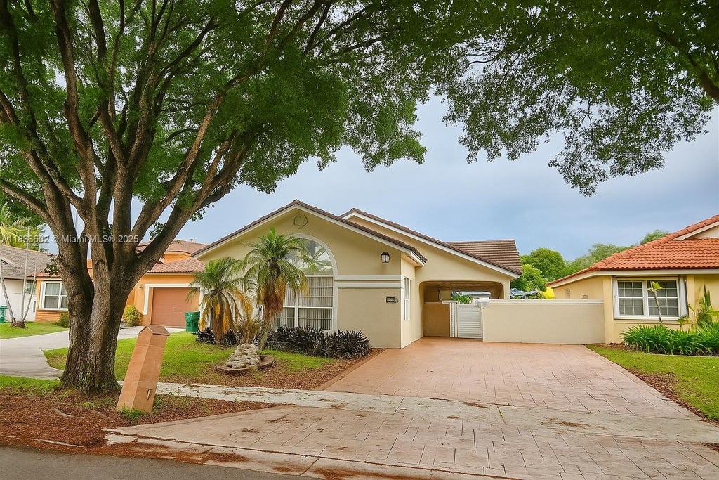 15126 Nw 90th Ct, Miami Lakes