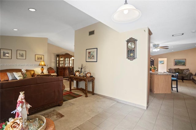 4 of 40 - 15824 Cotswold Ct, Davie, FL