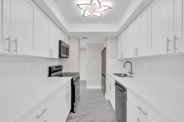 4 of 19 - 251 174th St 1415, Sunny Isles Beach, FL