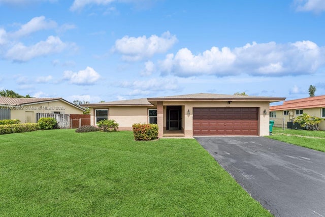 1 of 36 - 8107 Nw 73rd Ter, Tamarac, FL