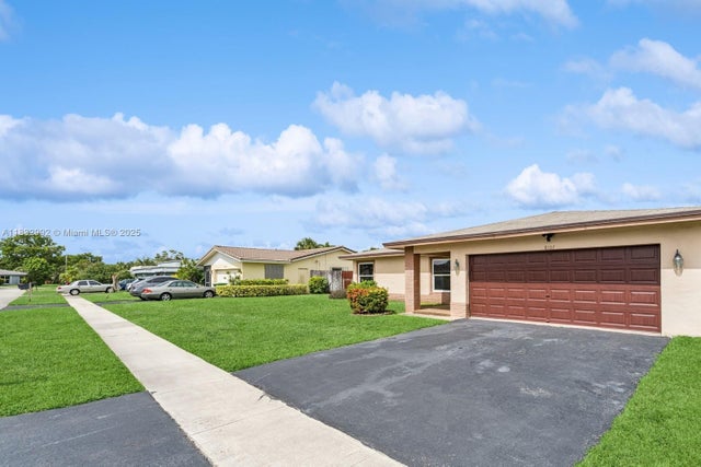 3 of 36 - 8107 Nw 73rd Ter, Tamarac, FL