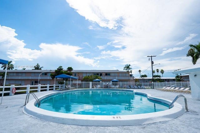 2 of 36 - 820 Sw 11th Ave 15b, Hallandale Beach, FL