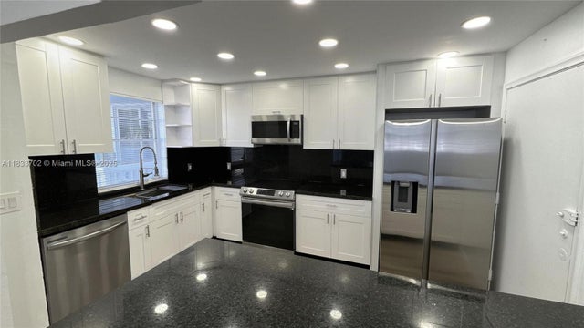 1 of 62 - 1020 Meridian Ave 201, Miami Beach, FL