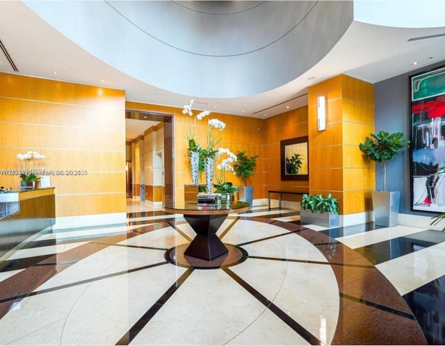 5 of 43 - 244 Biscayne Blvd 440, Miami, FL