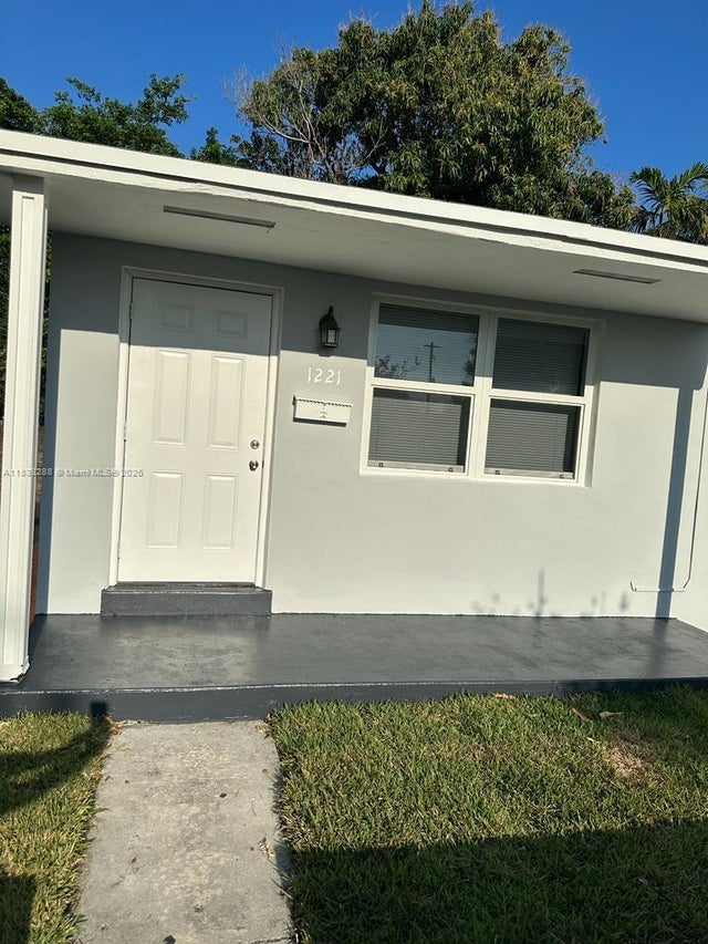 1 of 16 - 1219 N 20th Ave, Hollywood, FL