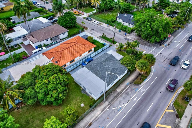 2 of 38 - 8224 Nw 1st Pl, Miami, FL